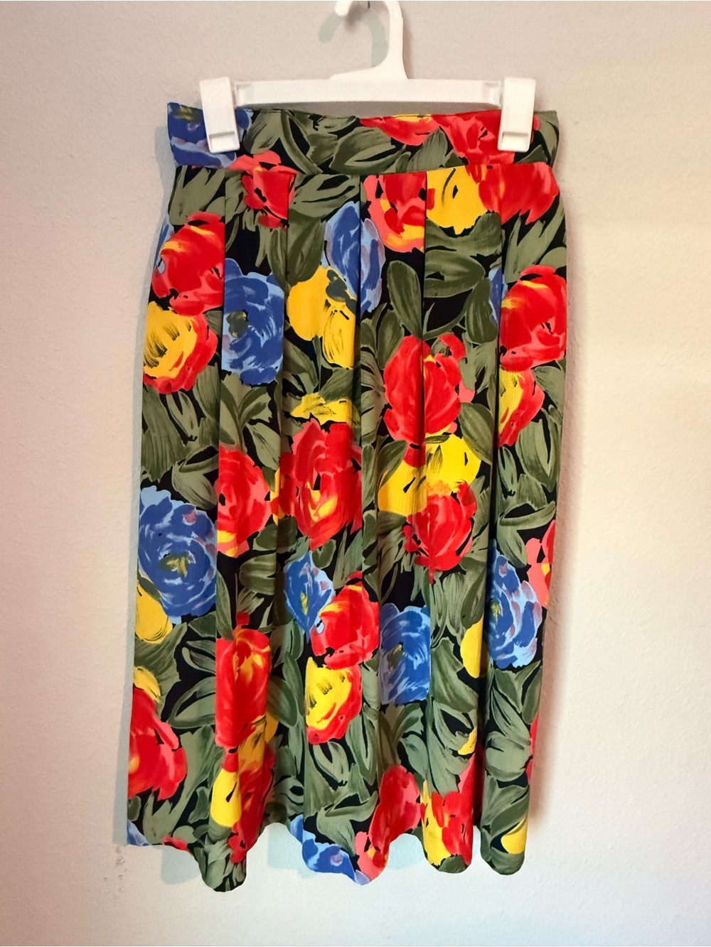 Vintage Vibrant Floral A-Line Midi Skirt in Red, Blue & Yellow